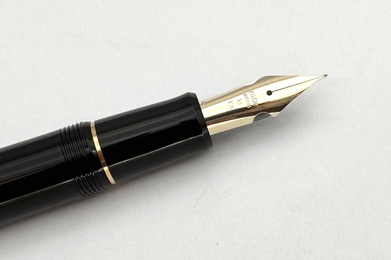 PilotCustom743BlackFPFalconFANib_I